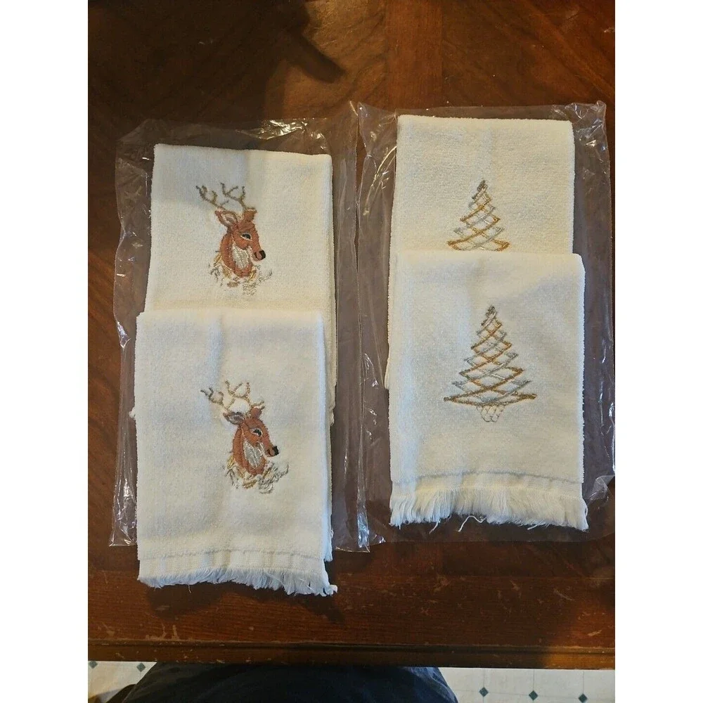 4 Vtg New Stevens Fine Fashions Reindeer Christmas Tree Hand Towels Gold Silver